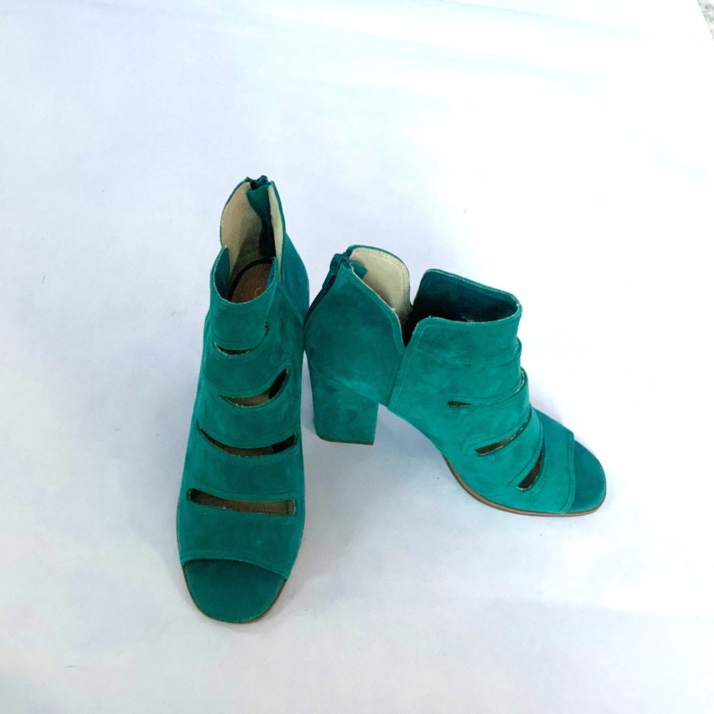 Seychelles Green Suede Booties